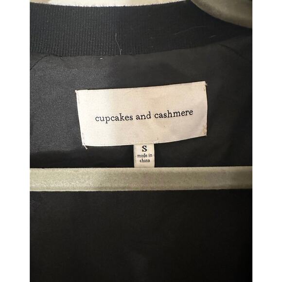 Cupcakes and Cashmere Velvet Jacket - Picture 5 of 5